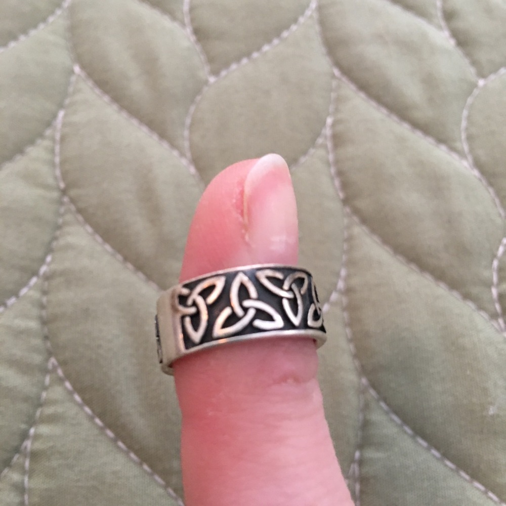 Celtic trinity ring - Picture 2 of 2